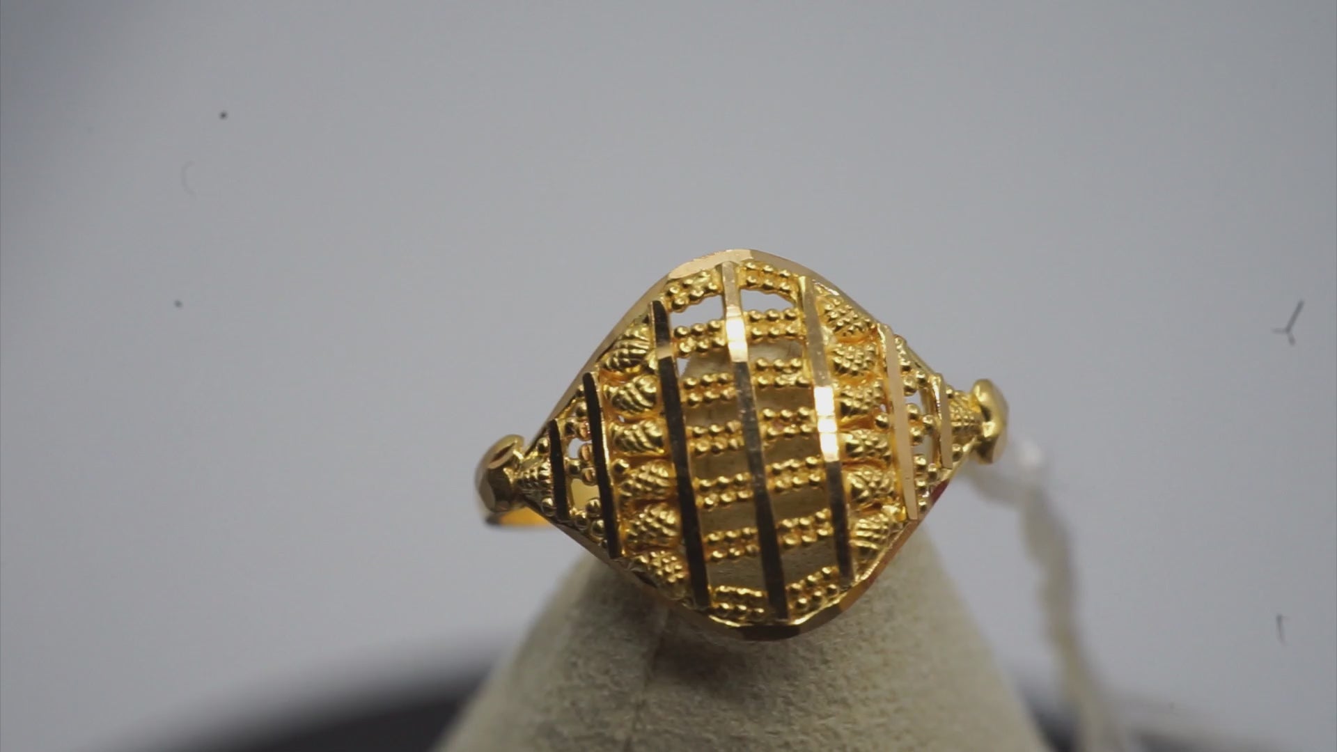 22k Gold Ring 2.46 g