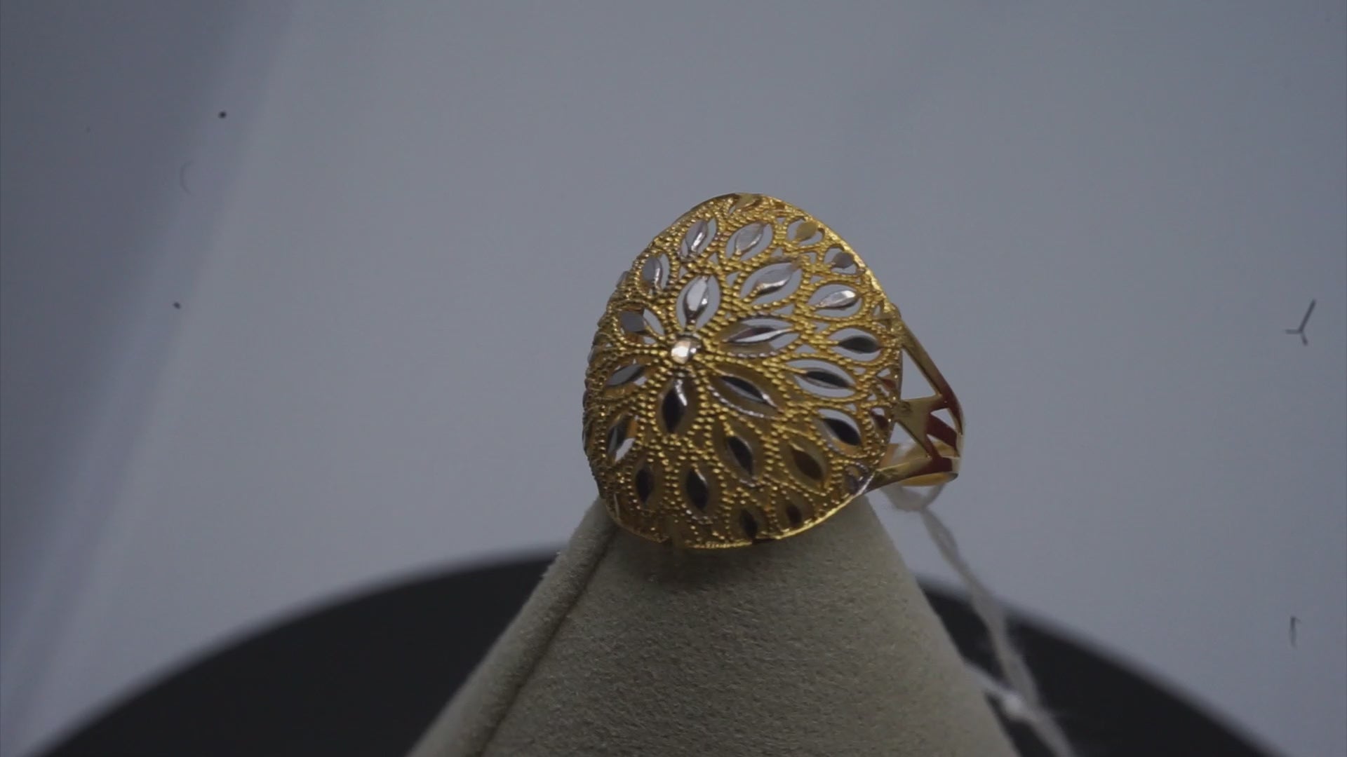 22k Gold Ring 3.04 g
