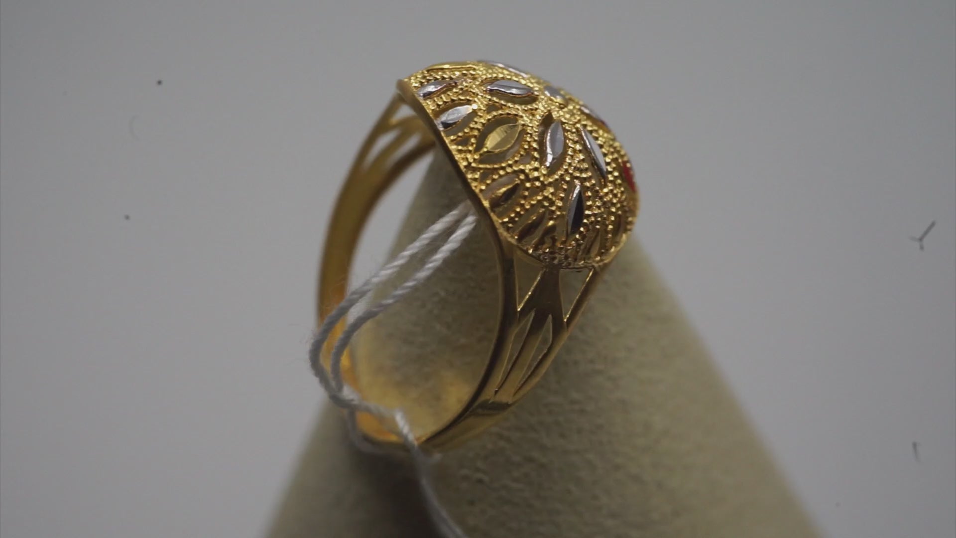 22k Gold Ring 1.95 g
