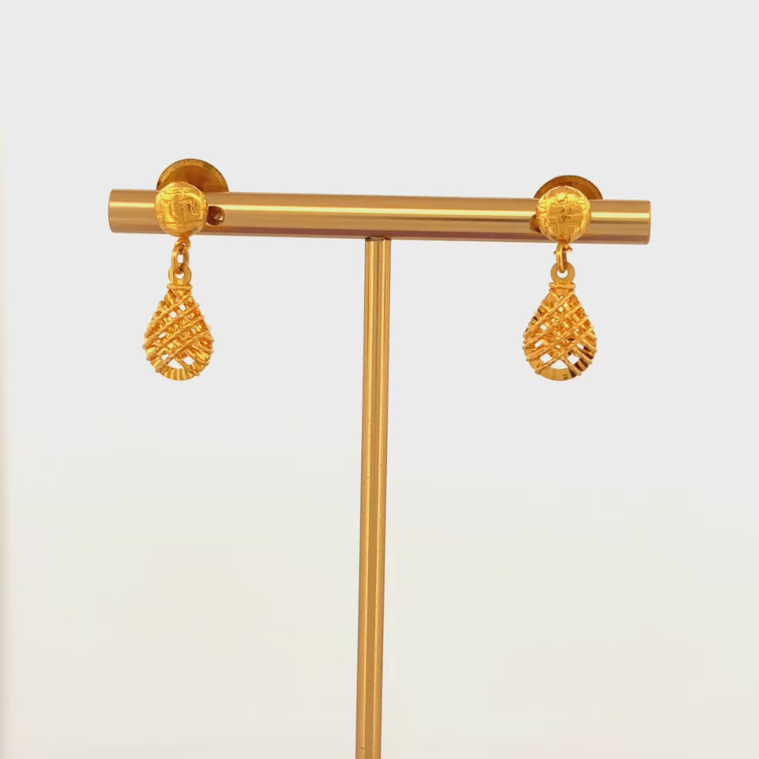 Earrings wt 4.05