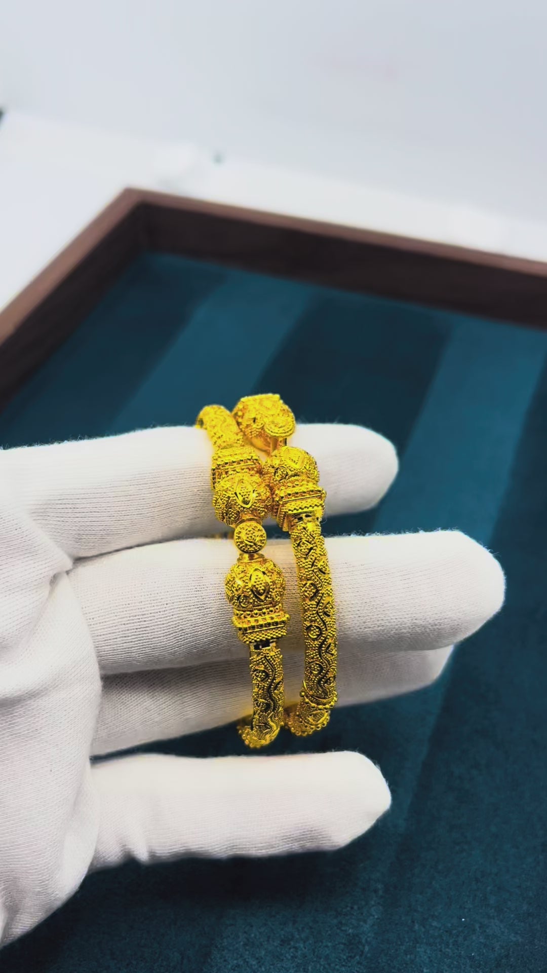 22k Gold bangal 41.28 g 2PCS