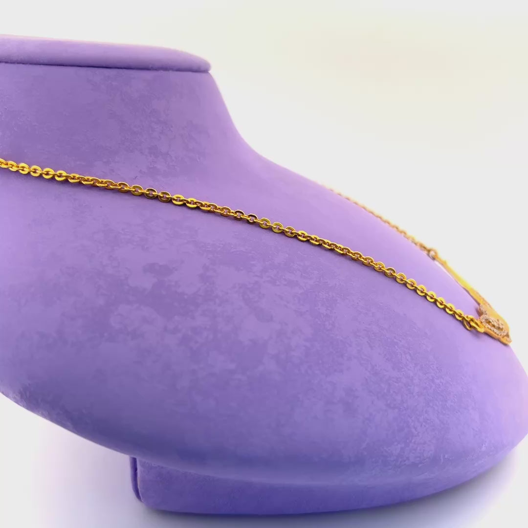 Gold chain wt 12.93