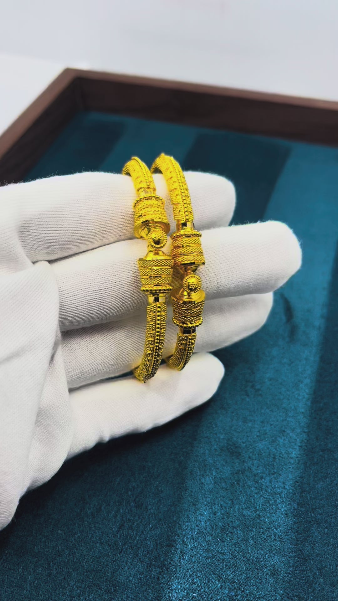 22k Gold bangal 42.54 g 2PCS