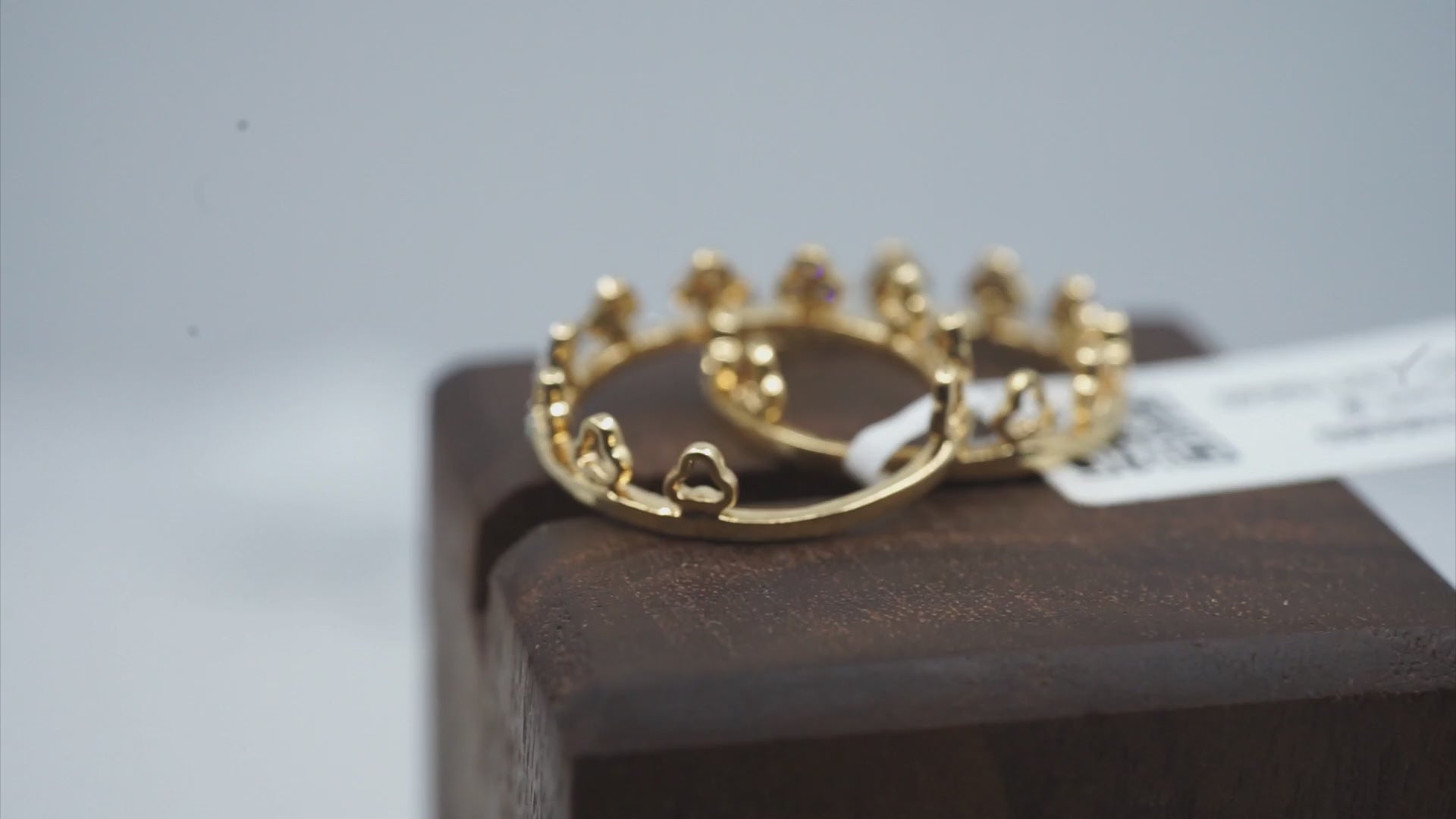 Radiance Flow Ring – 18k Gold, 0.4 Carat Diamond