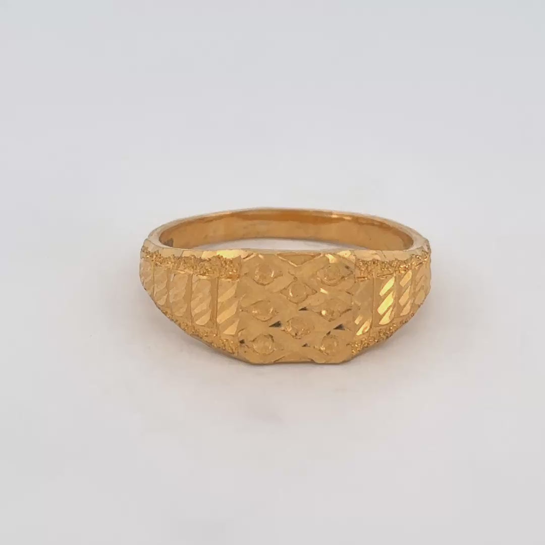 22k gold ring wt. 4.18g