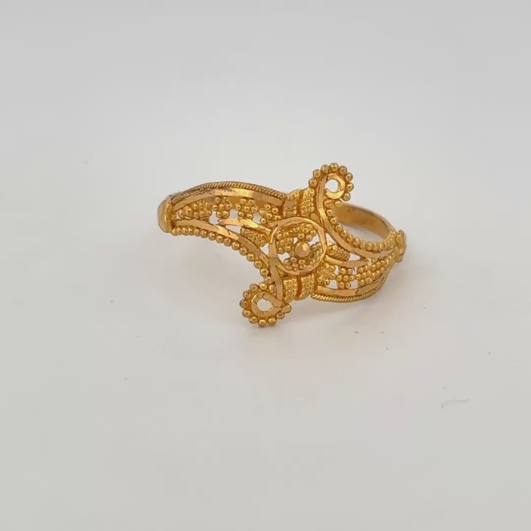 22K Gold Intricate Floral Ring wt 2g