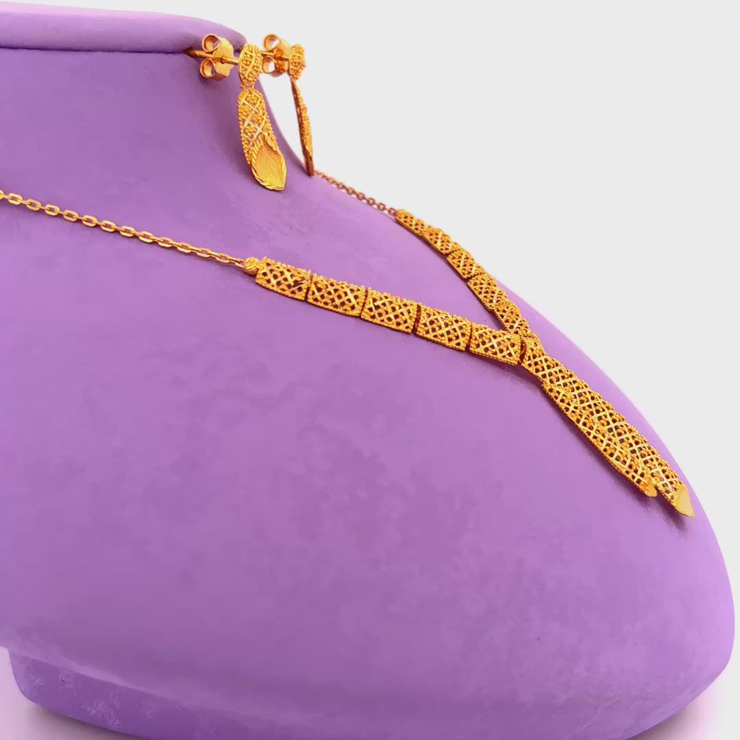 Gold chain set wt 13.8