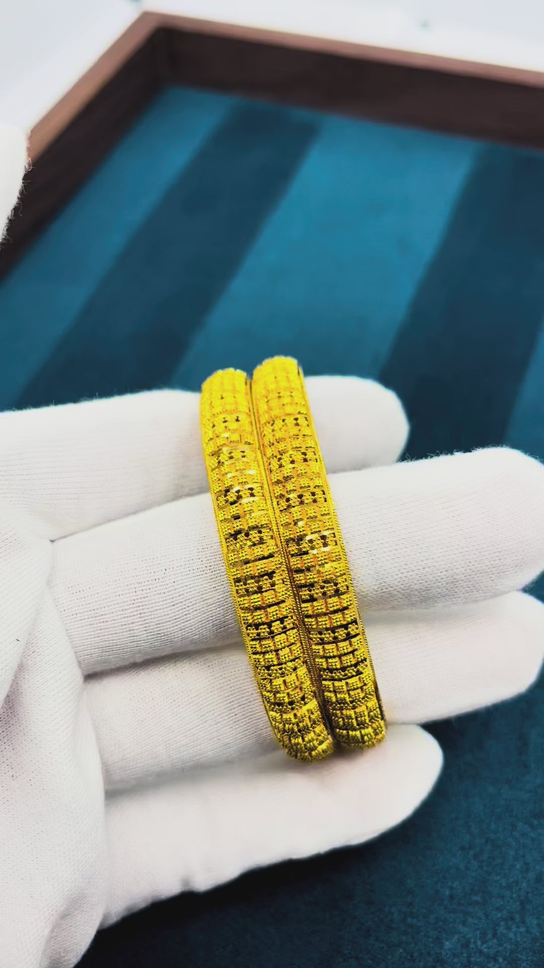 22k Gold bangal 41.22 g 2PCS
