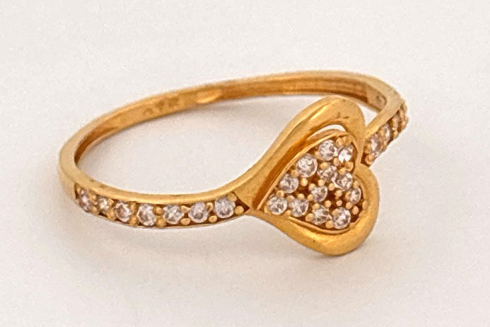 22k Gold ring with stones with wt. 1.13