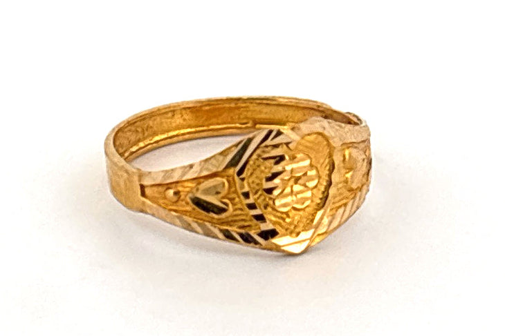 22K Gold Kids Engraved Ring wt 0.61g