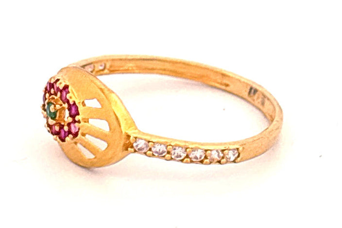 22K Gold Floral Stone Ring wt 1.42g