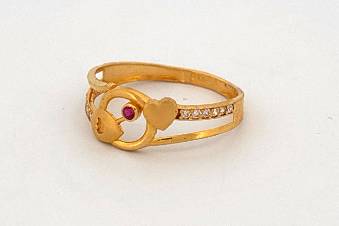 22k Gold wring with stone wt. 1.36