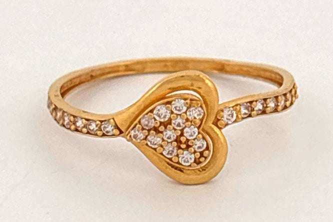 22k Gold ring with stones with wt. 1.13