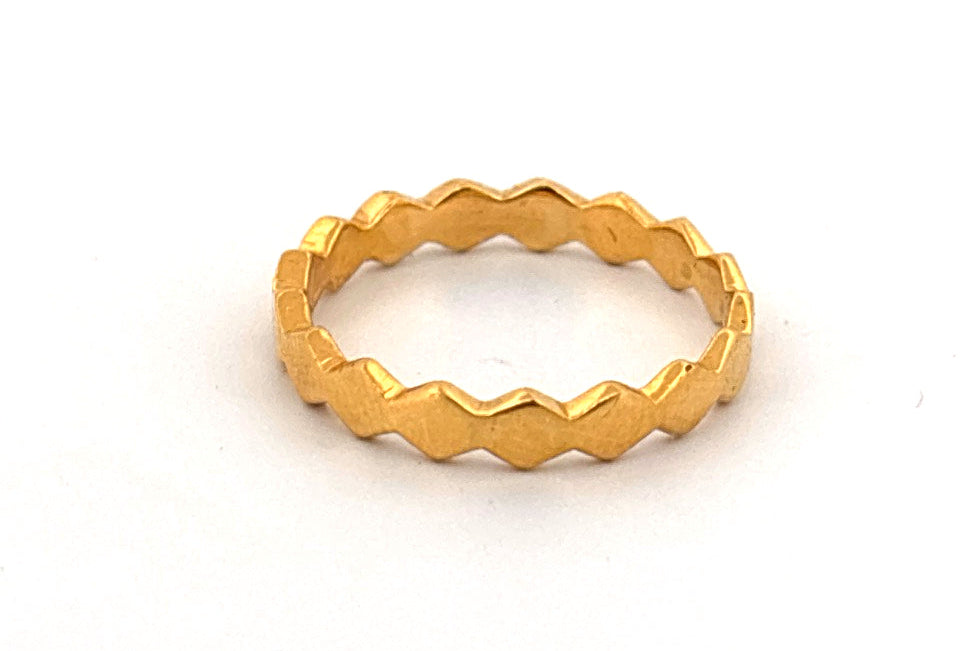22K Gold Designer Ring wt 2.71g