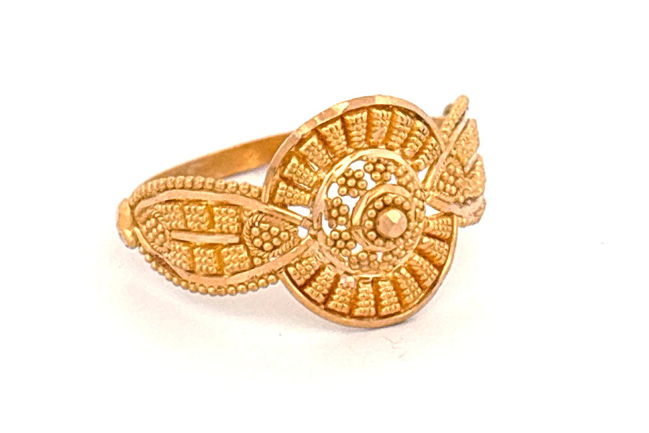 22K Gold Traditional Ring wt 2.45 g