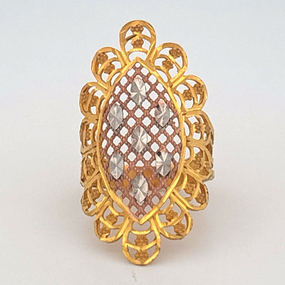22k Gold ring wt 3.91g