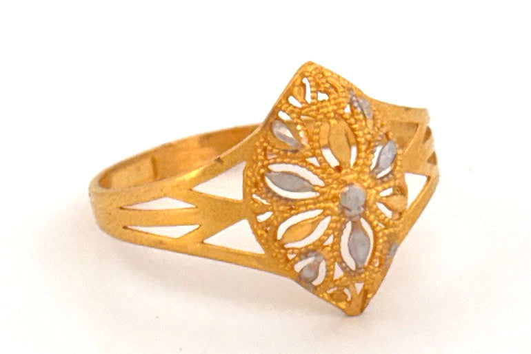 22k Gold ring with stone wt. 1.76g
