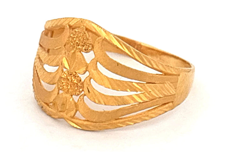22k Gold ring wt. 3.09g