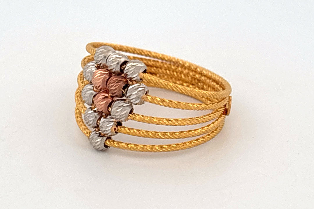 22k three toned Gold ring wt. 4.17g