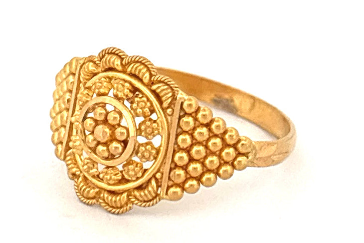 22k Gold Ring wt 2.39g