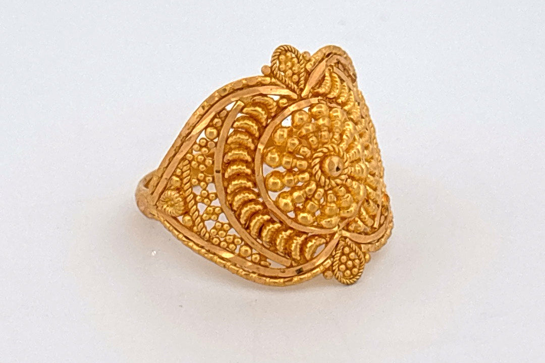 22k Gold Ring wt. 3.79g