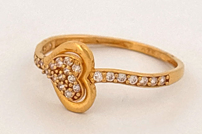 22k Gold ring with stones with wt. 1.13