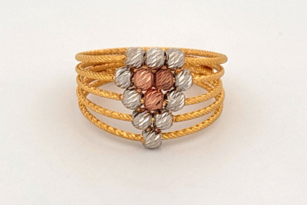 22k three toned Gold ring wt. 4.17g