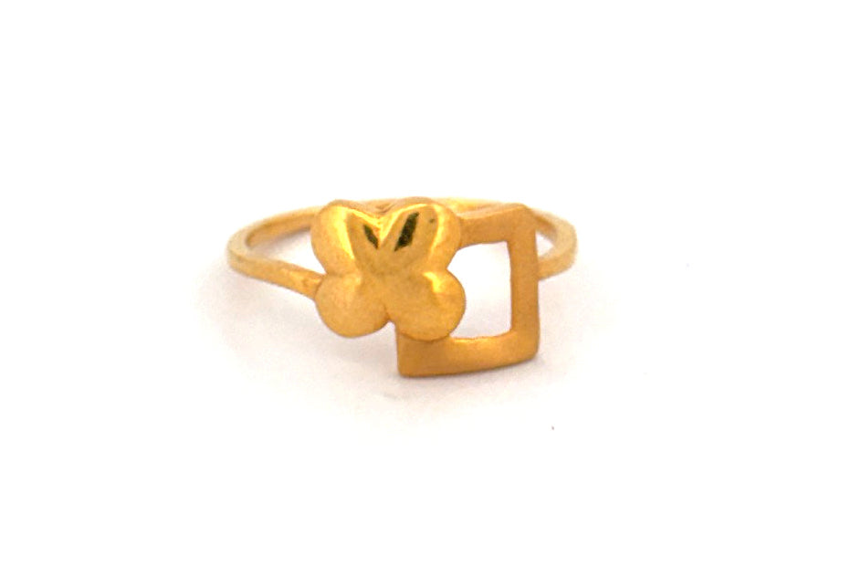 22K Gold Kids Ring wt 1.36g
