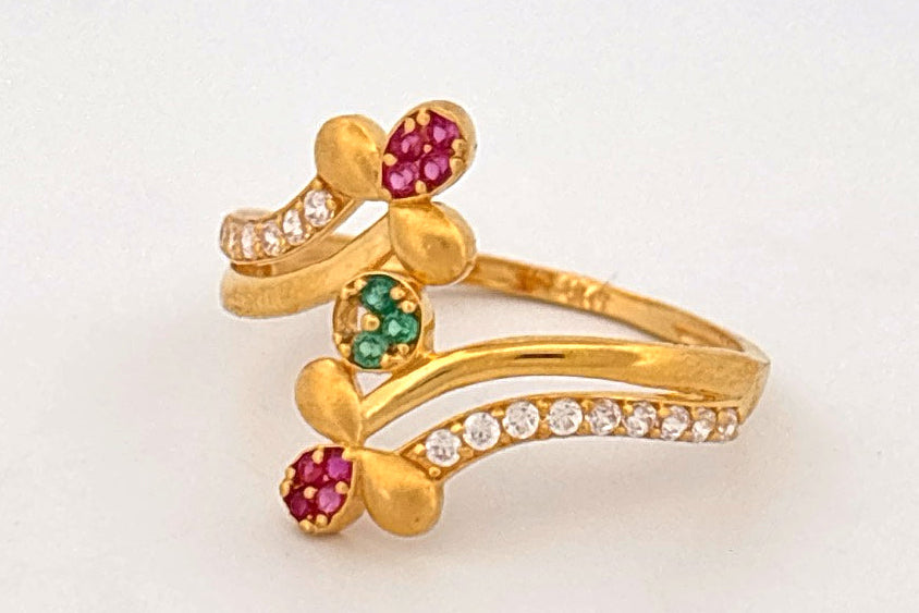 Gold ring with stones wt. 1.96g