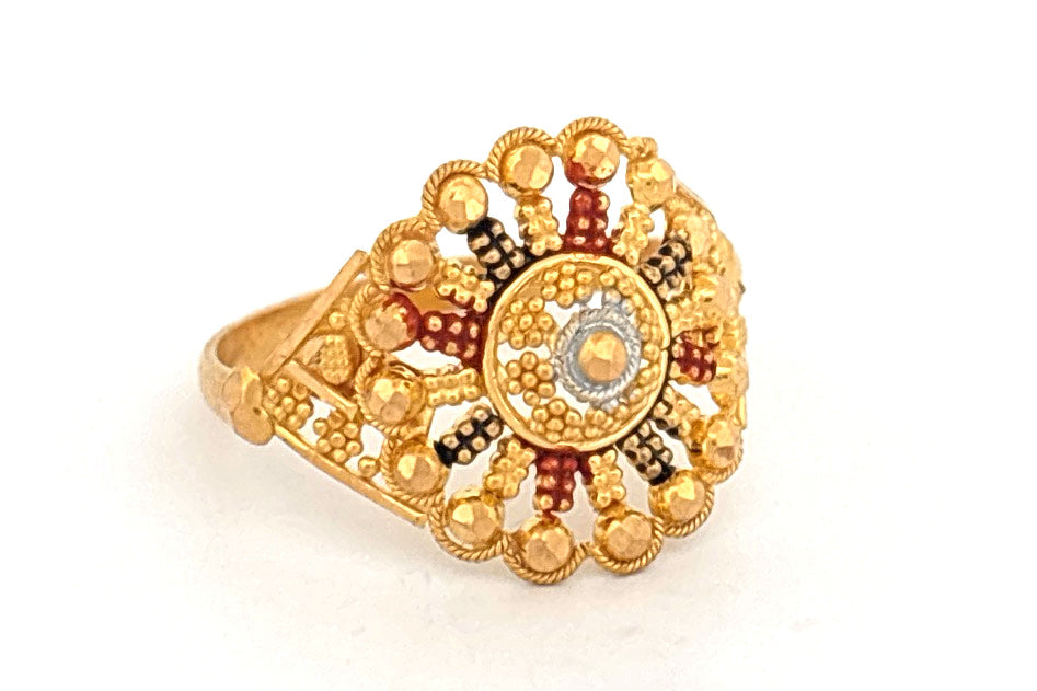 22k Gold ring wt. 2.79g